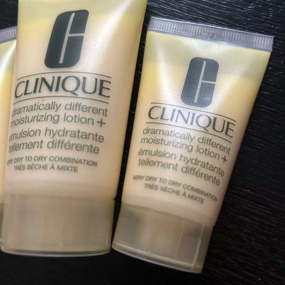 NEW Lot 3 Clinique Dramatically Different Moisturizing Lotion 1.7 & 1 oz Travel - Picture 2 of 3